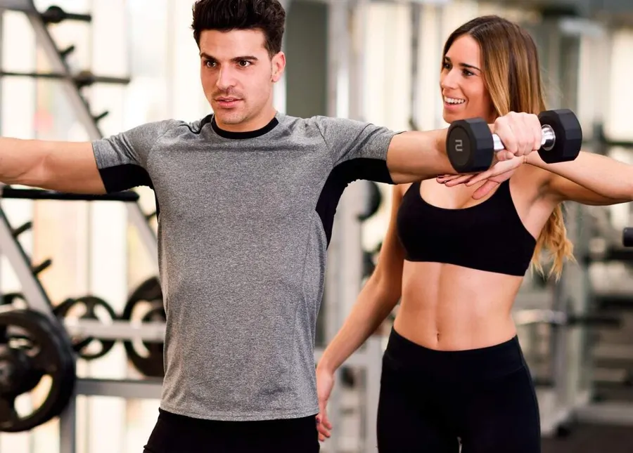 Fitness-Liebe – gemeinsames Training im Studio