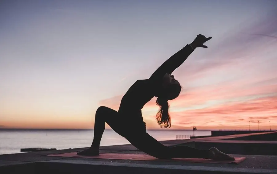 Fitness-Liebe – Yoga am Wasser